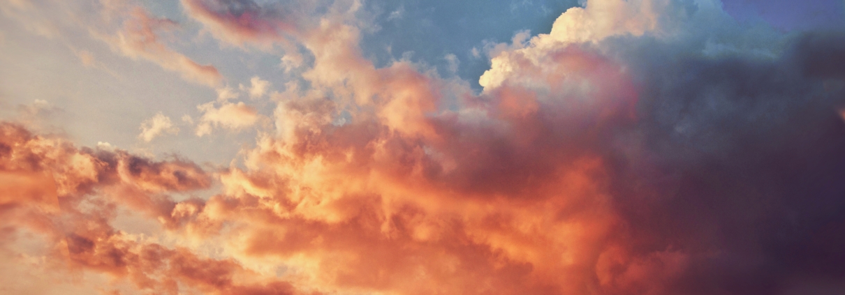 Wolken bei Sonnenaufgang