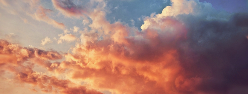 Wolken bei Sonnenaufgang